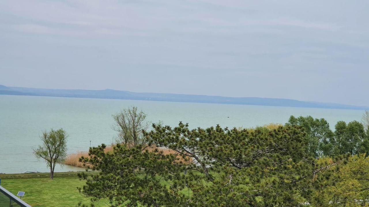 Napfeny Resort Exclusive Balatonlelle Luaran gambar
