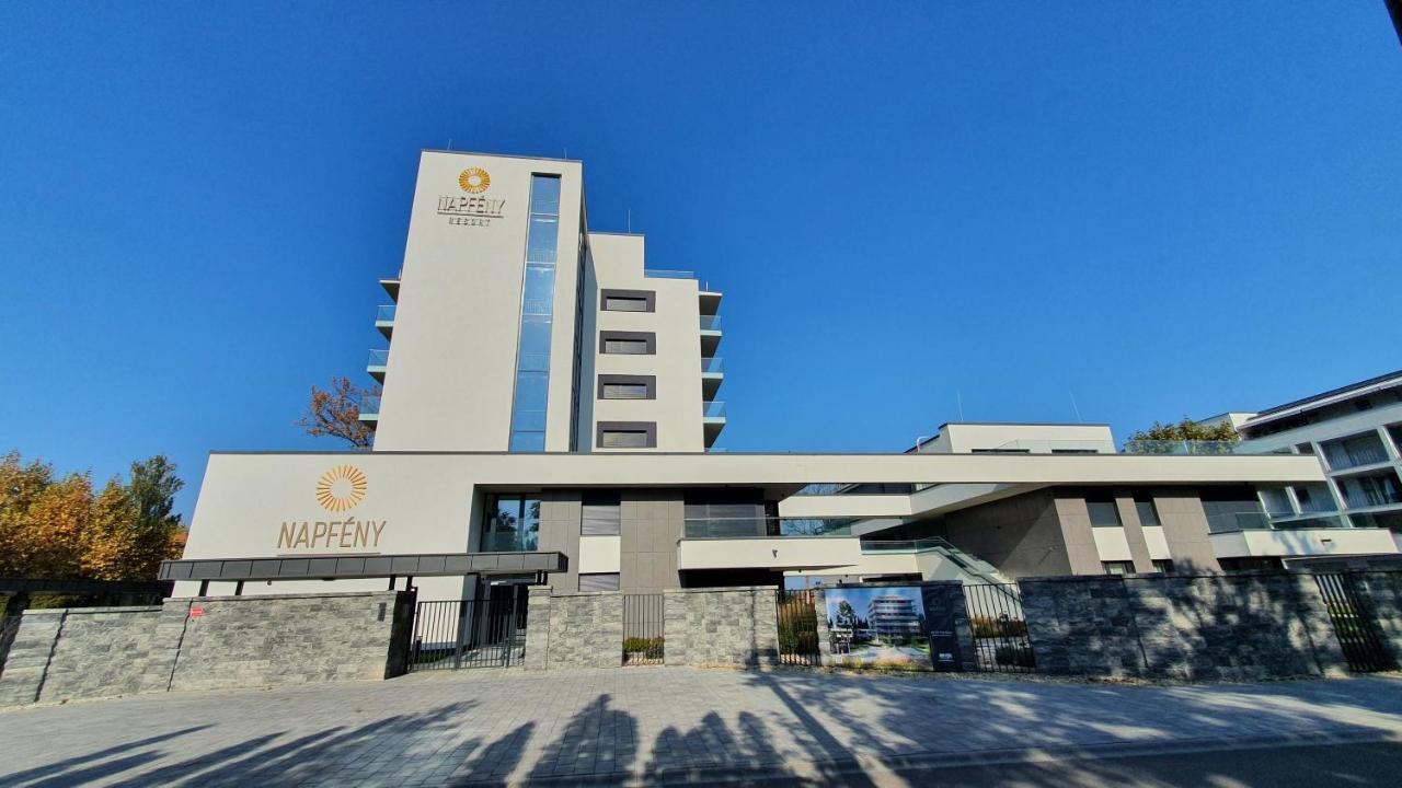 Napfeny Resort Exclusive Balatonlelle Luaran gambar