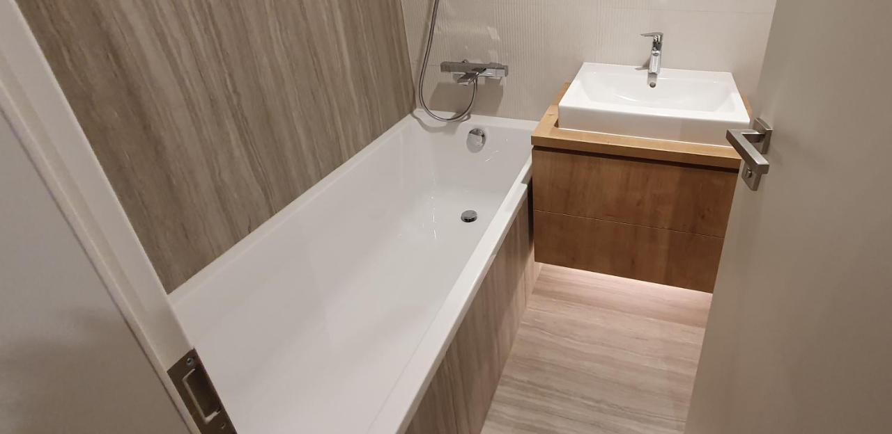 Napfeny Resort Exclusive Balatonlelle Luaran gambar
